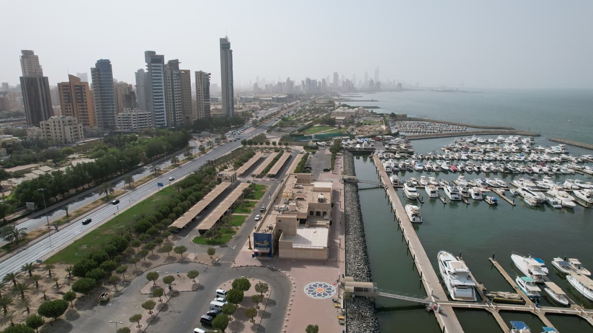 Hiring in Bahrain: Minimum Wage and Employment Guide