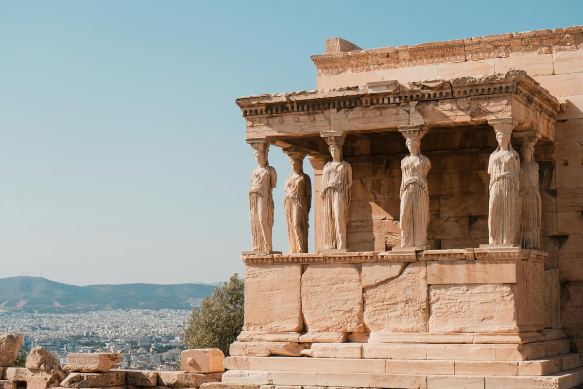 Hiring in Greece: Minimum Wage and Employment Guide