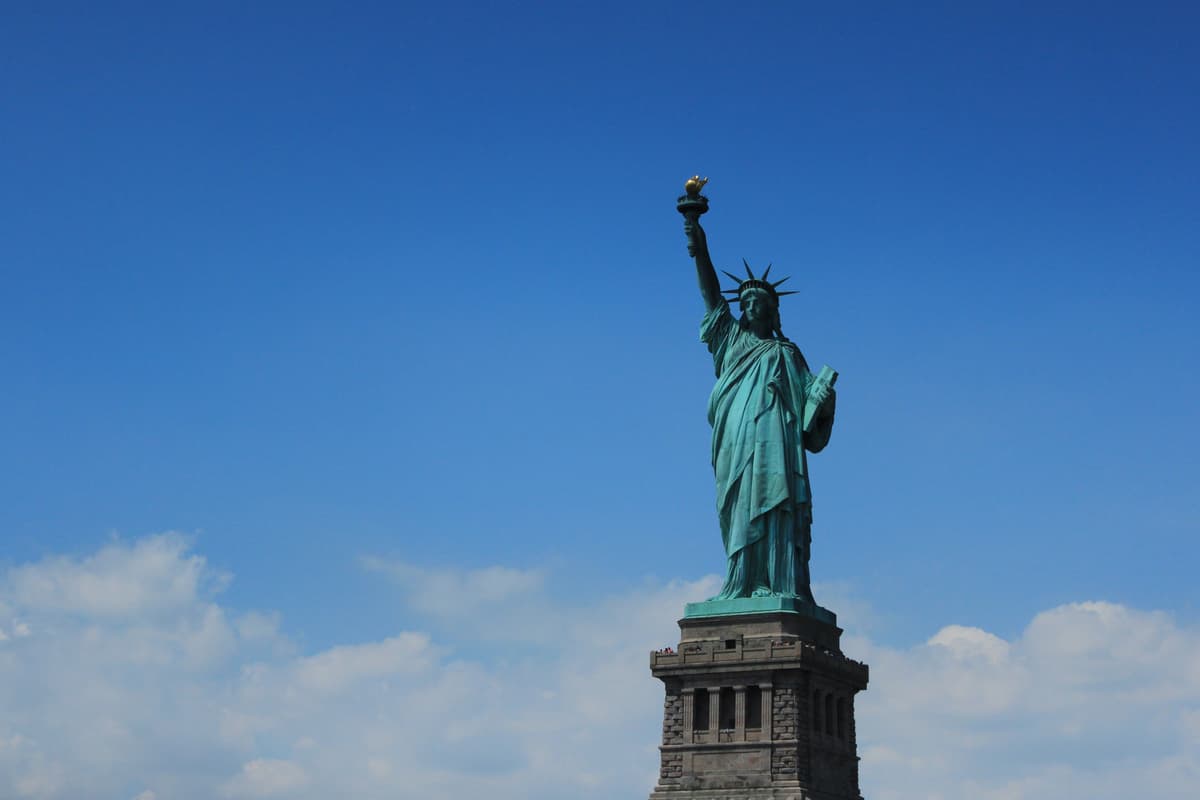 Hiring in New York: Minimum Wage, Employment Guide