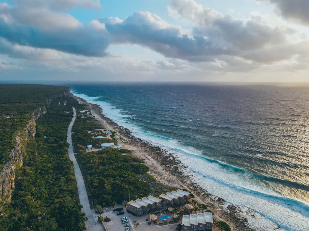 Hiring in the Cayman Islands: Minimum Wage and Employment Guide