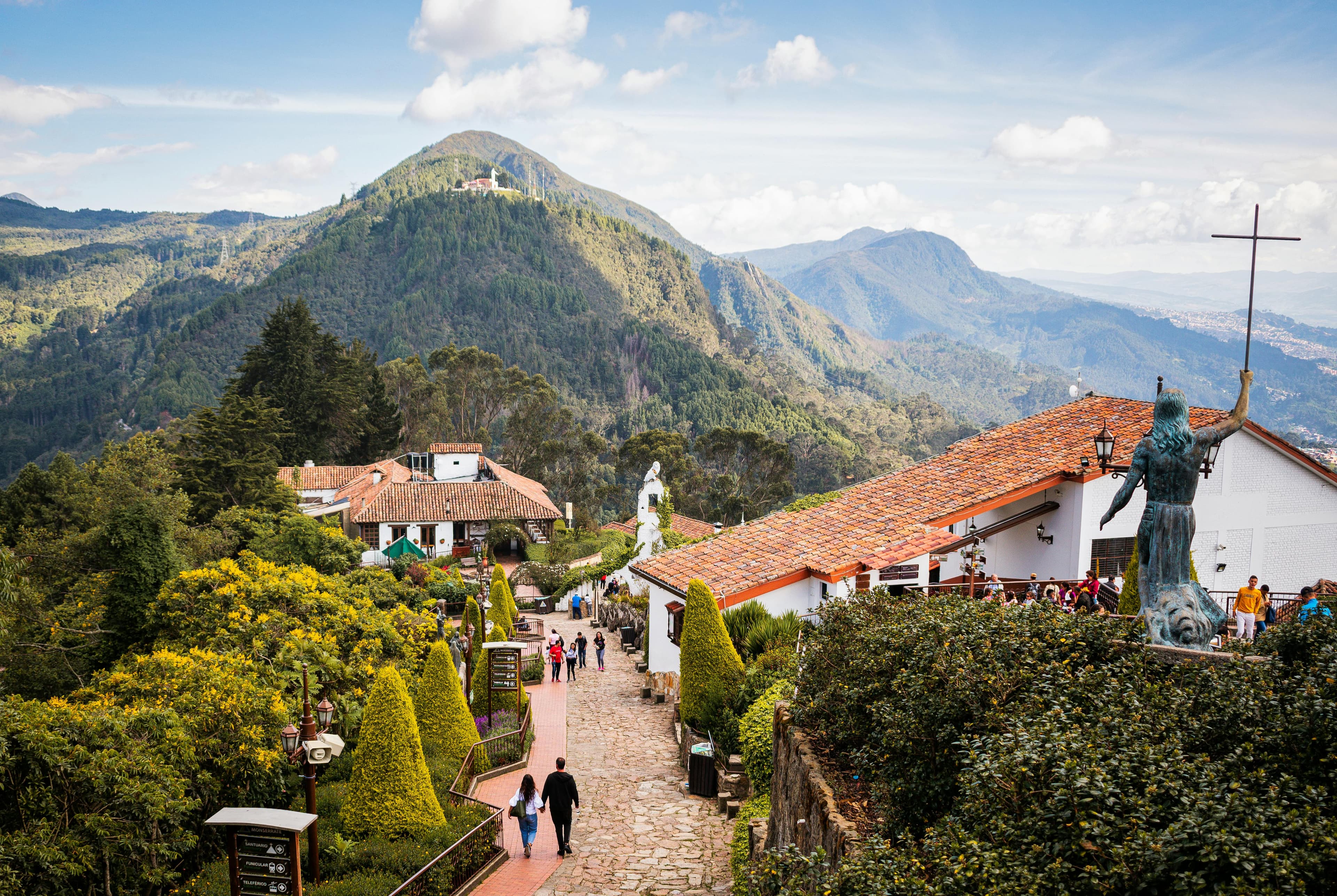 Hiring in Colombia: Minimum Wage and Employment Guide