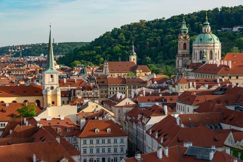 Hiring in the Czech Republic: Minimum Wage and Employment Guide