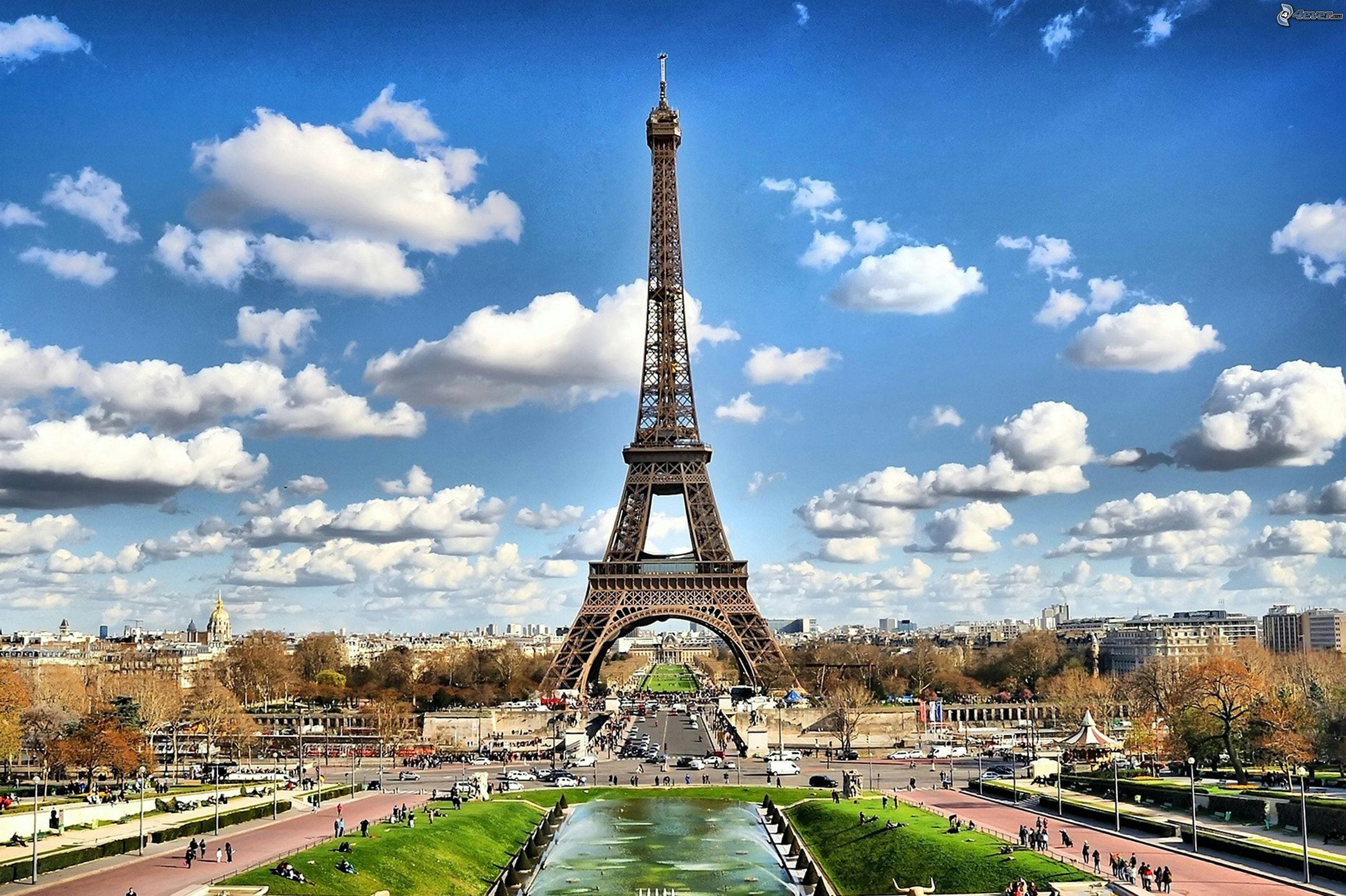 Hiring in France: Minimum Wage and Employment Guide