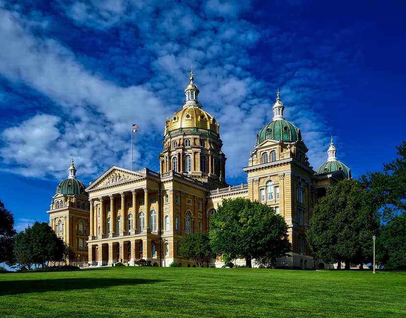 Hiring in Iowa: Minimum Wage and Employment Guide