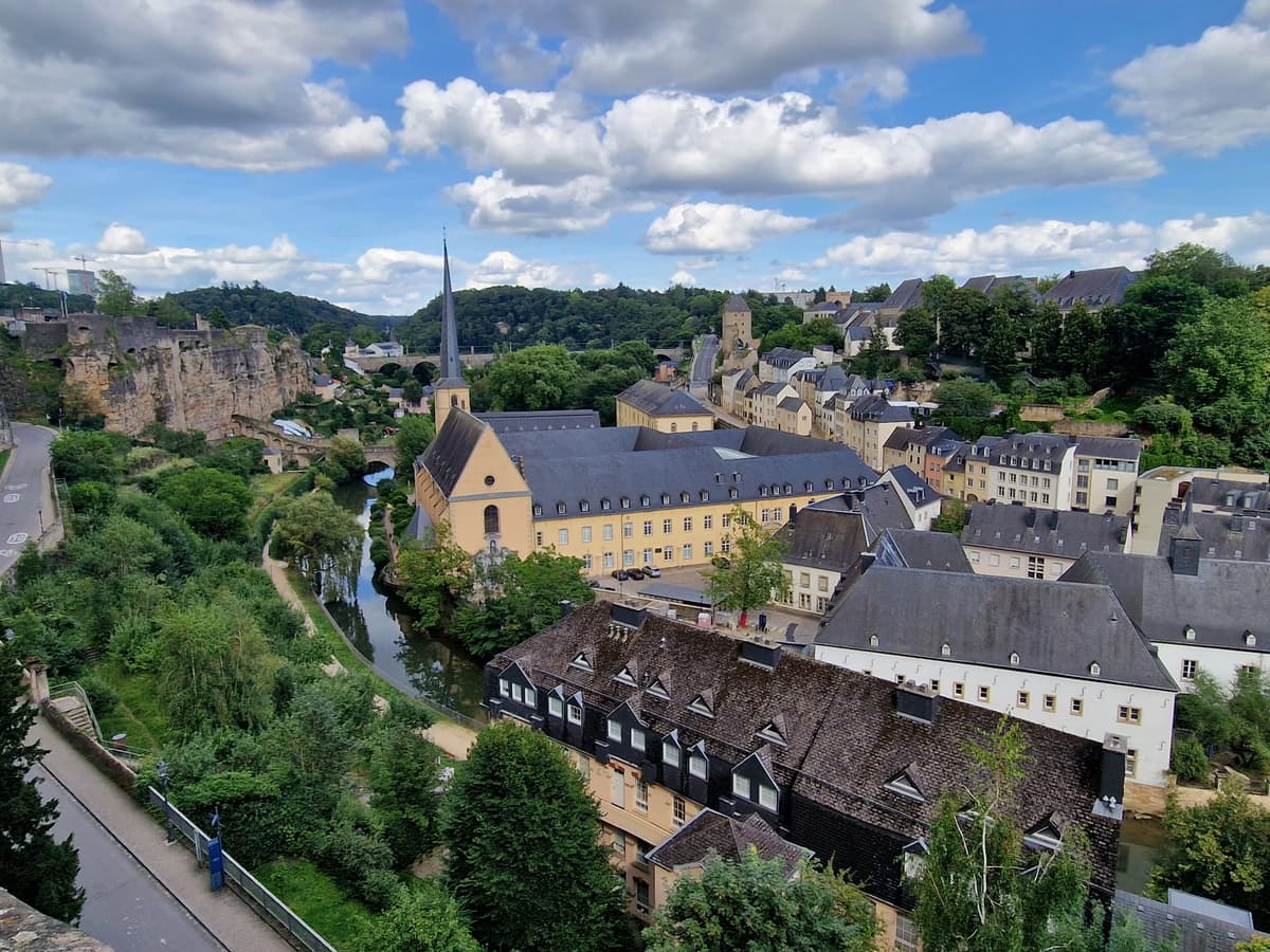Hiring in Luxembourg: Minimum Wage and Employment Guide