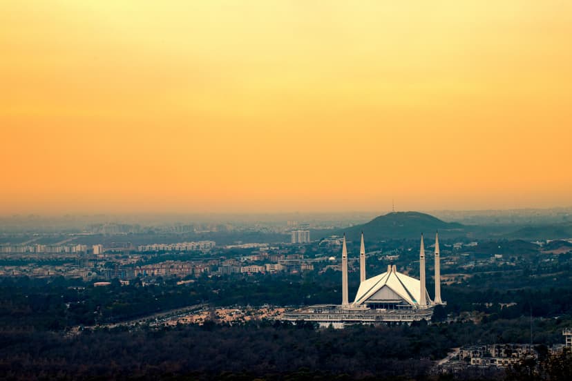 Hiring in Pakistan: Minimum Wage and Employment Guide