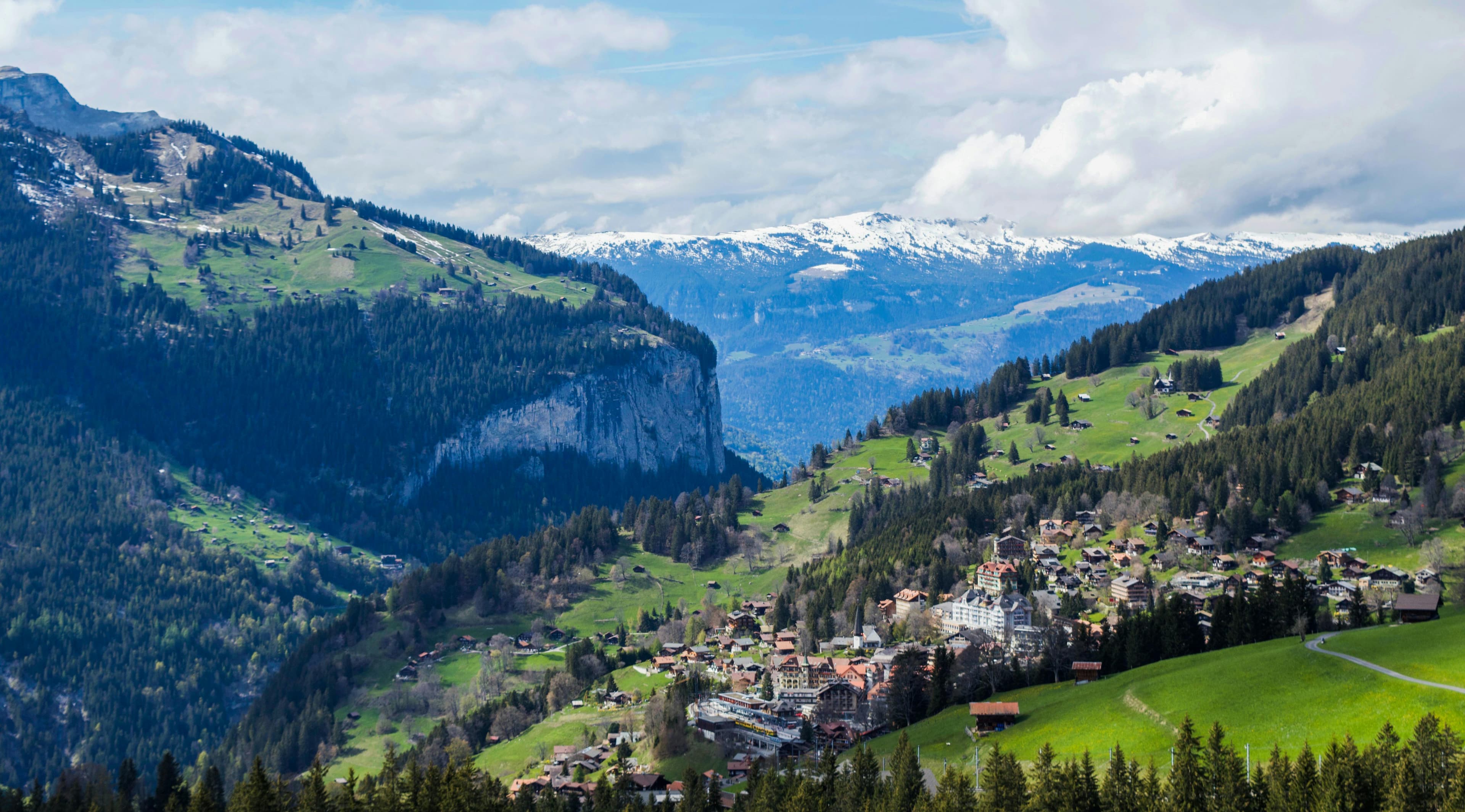 Hiring in Switzerland: Minimum Wage and Employment Guide